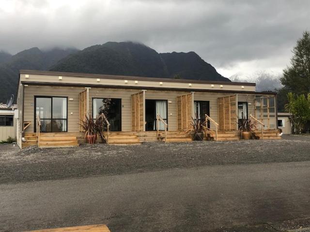 Fox Glacier Top 10 Holiday Park & Motels Bagian luar foto