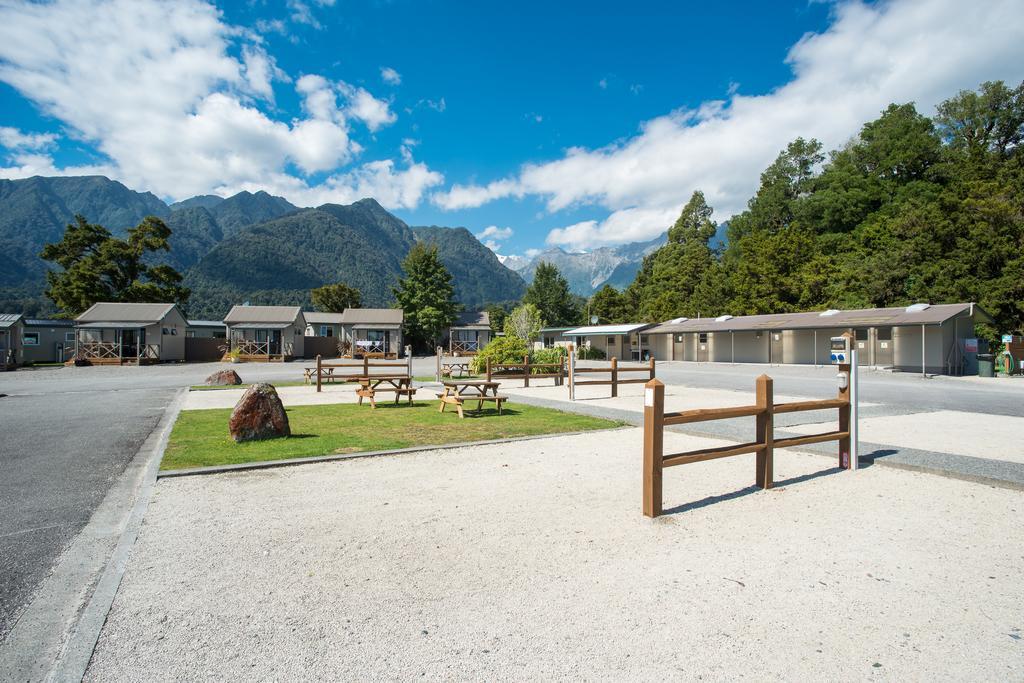 Fox Glacier Top 10 Holiday Park & Motels Bagian luar foto