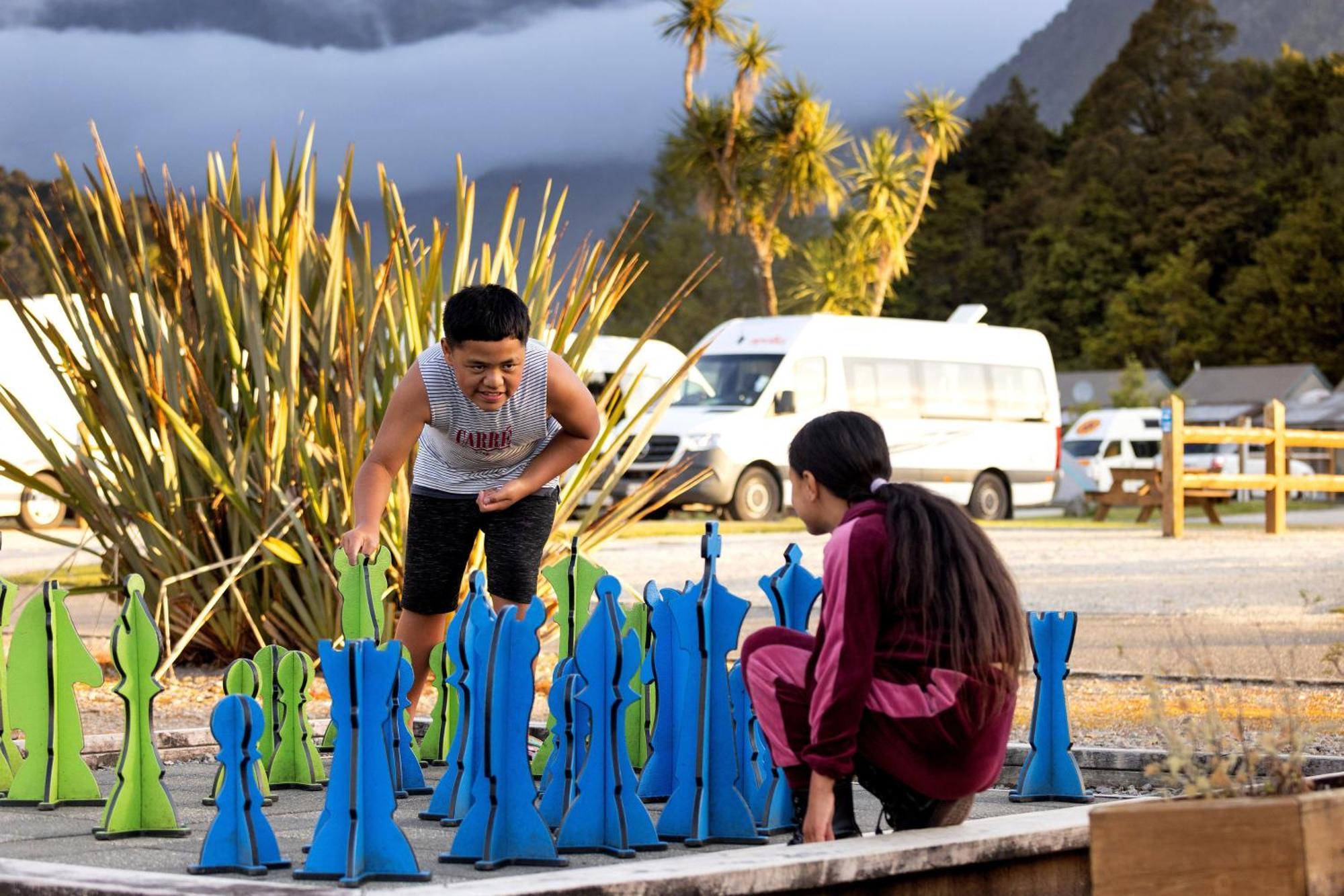 Fox Glacier Top 10 Holiday Park & Motels Bagian luar foto