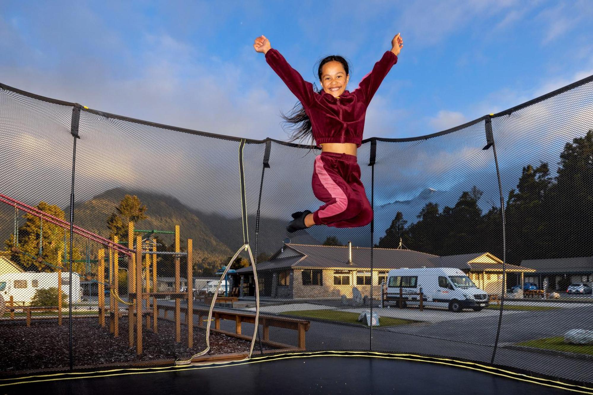 Fox Glacier Top 10 Holiday Park & Motels Bagian luar foto